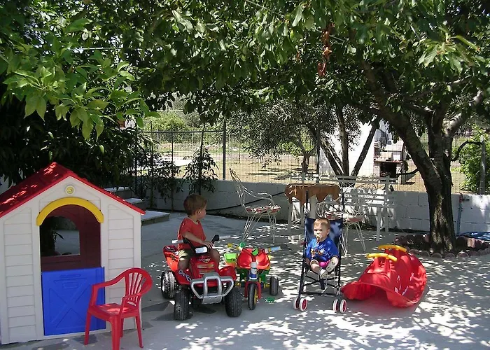 Konukevi Anastasia 3*