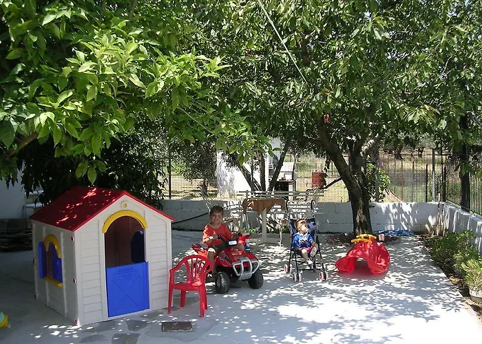 Konukevi Anastasia Áno Lekhónia